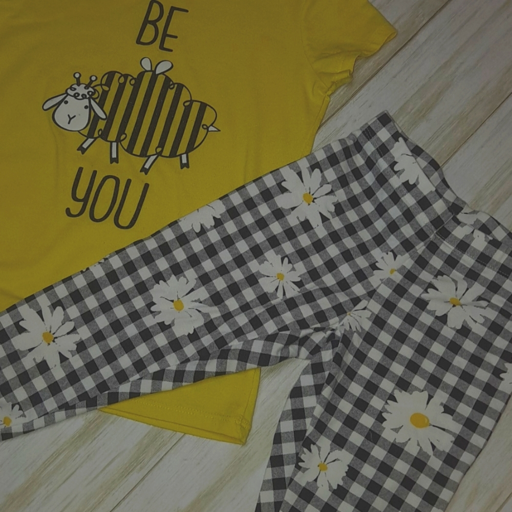 Girl T-Shirt & Capri Set Size 6